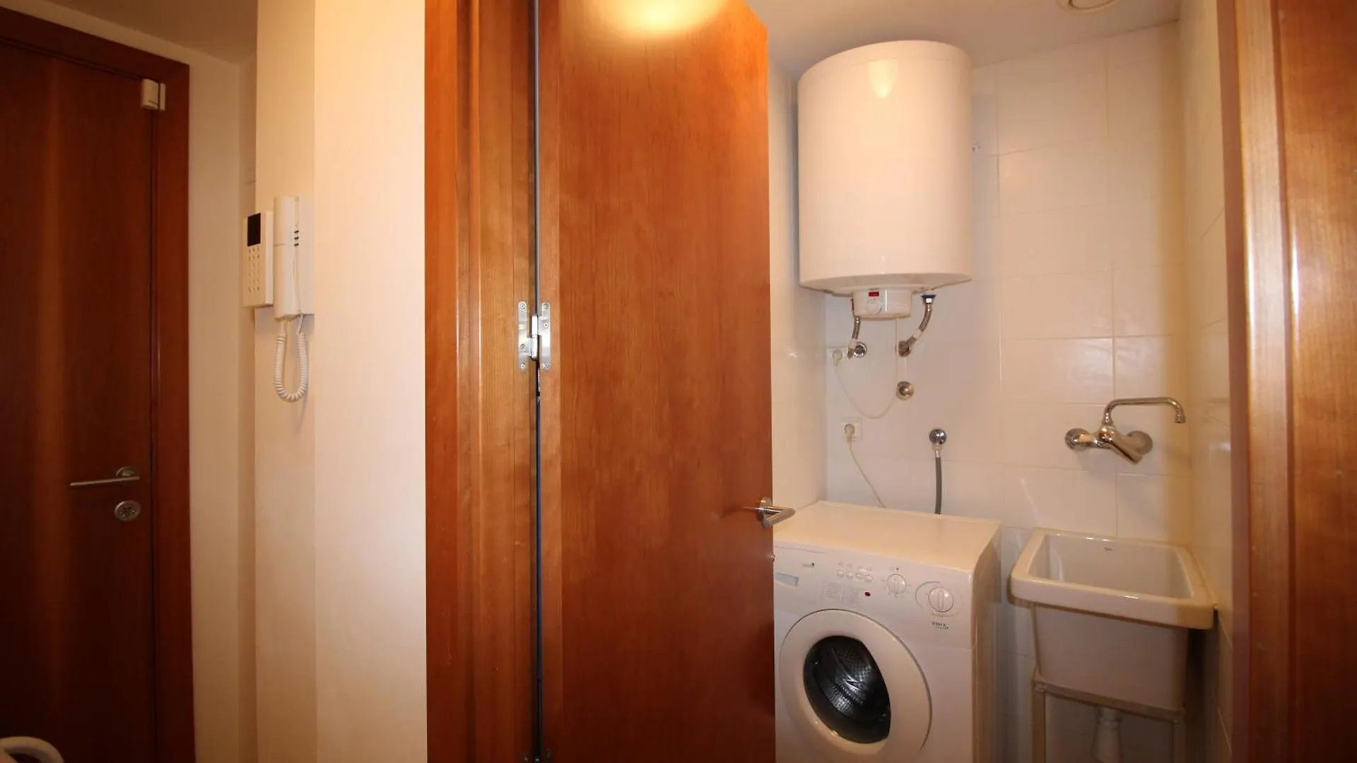 Apart-Rent Apartment Milleni II 8010 Roses Spain